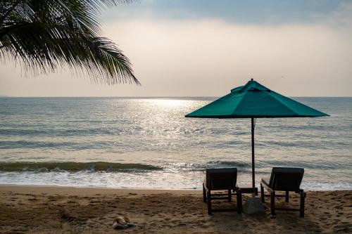 Tangalle Hotel | Oceanfront Serenity Beach Cabanas with Breakfast Included