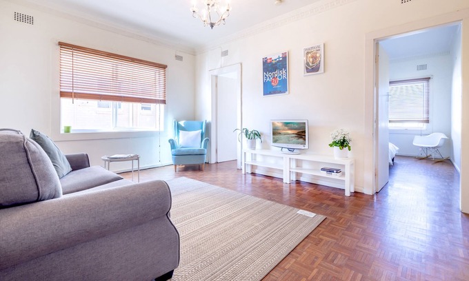 Bondi Beach Apartment | Serenity by the Beach H425