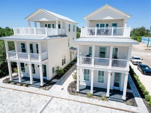 St. George Island House | Serenity by the Sea St George Island Pool Home