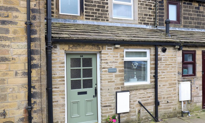 Oxenhope House | SERENITY COTTAGE, character holiday cottage in Oxenhope