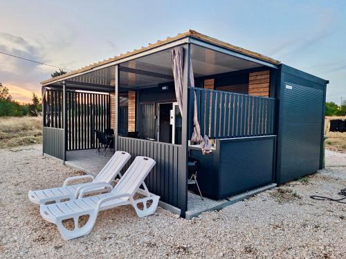 Smilcic House | Pet-Friendly Serenity Countryside Mobile Houses with Ocean View