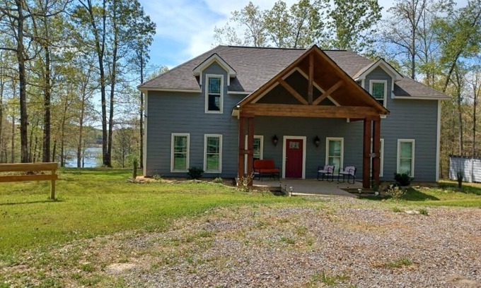 Stoney Point Landing House | Relaxing Serenity Cove on Smith Lake with Stunning Views