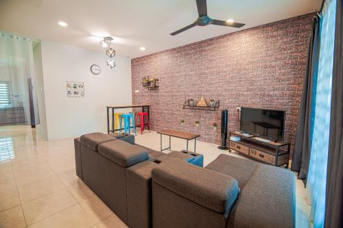 Taman Pakatan House | Family-Friendly Retreat in Ipoh for Up to 8 Guests