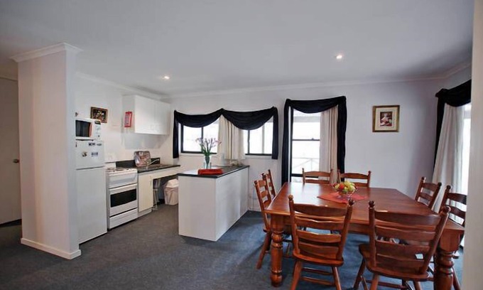 Fordwich Cottage | Peaceful Retreat at Serenity Grove - Frantoio, Child Friendly