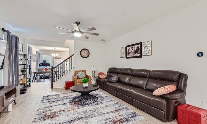 Georgetown House | Family-Friendly Serenity Haven with Modern Amenities Await