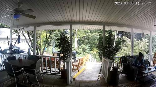 Brownsville Bed & Breakfast | Relax at Serenity Hill Bed and Breakfast with Hot Tub