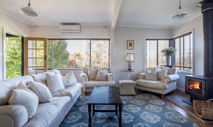 Red Hill South House | Experience Serenity at Red Hill Winery with Family Amenities