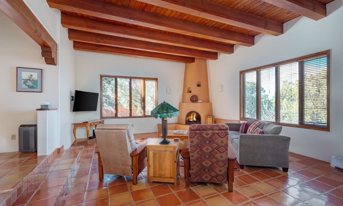 Santa Fe House | Relax and Unwind at Serenity in Santa Fe - Rated 9.8!