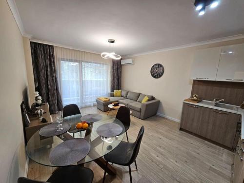 Varna City Centre Apartment | Serenity in the heart of Varna with parking