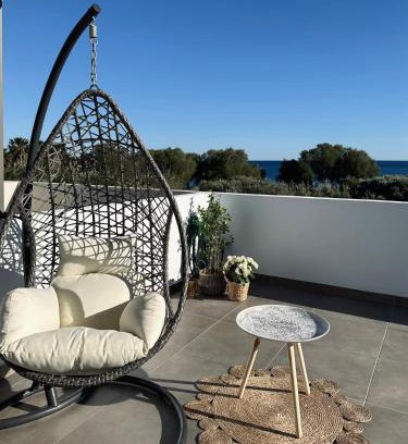 Palaiochora Apartment | Family-Friendly Serenity Living with a 9.5 Guest Rating