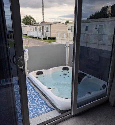 Ingoldmells House | Serenity - Luxury Hot Tub, Sunnymede, Fantasy Island, , Ramped Access, Parking, Dog Friendly