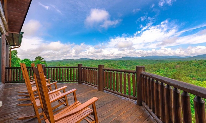 Mineral Bluff House | Relaxing Serenity Retreat in Mineral Bluff with Spa & Pool