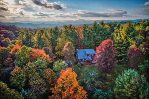 Fleetwood House | Discover Serenity Now: Family-Friendly Getaway Awaits