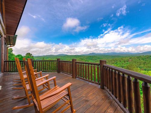 Mineral Bluff House | Serenity: Breathtaking Mountain Views with Spa & Hot Tub