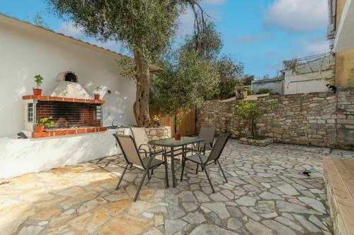 Gaios House | Serenity Paxos