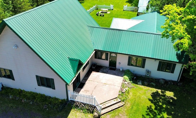 Bessemer House | Serenity POW! Indoor Hot Tub, A/C & 3 Acres!