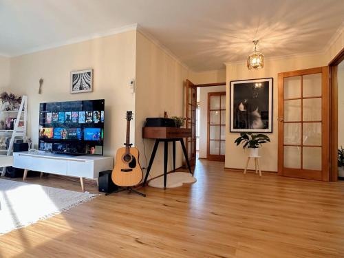 Howrah House | Peaceful Retreat Just 10 Minutes to City and Airport