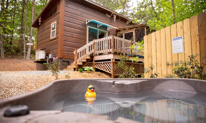 Mill Spring Cabin | Romantic Serenity Ridge Cabin with Hot Tub & Spa Amenities