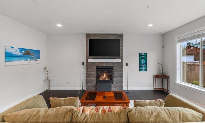Kenmore House | Relax at Serenity Shores in Kenmore with Spa & Breakfast