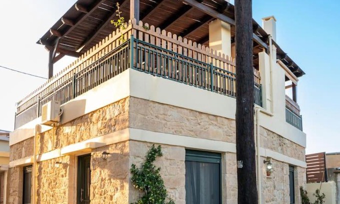 Petrokefalo Apartment | Tranquil Serenity Stone House: Child-Friendly Retreat