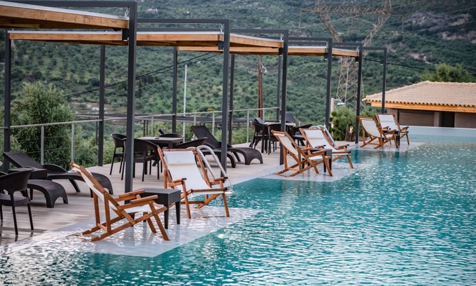 Zakharo House | Tranquil Serenity Suites with Sea View & Family Amenities
