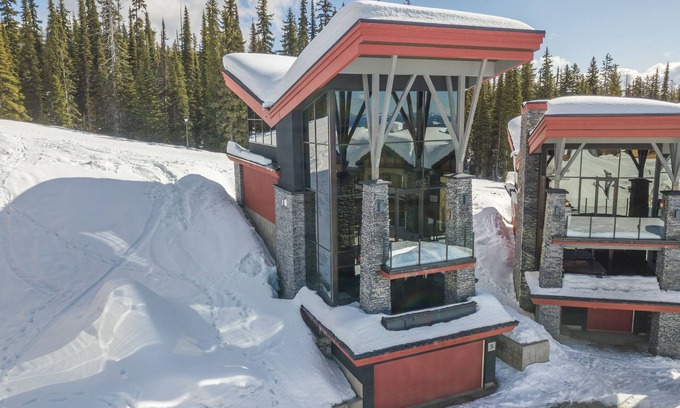 The Edge House | Experience Serenity @The Edge with Pool, Spa & Hot Tub