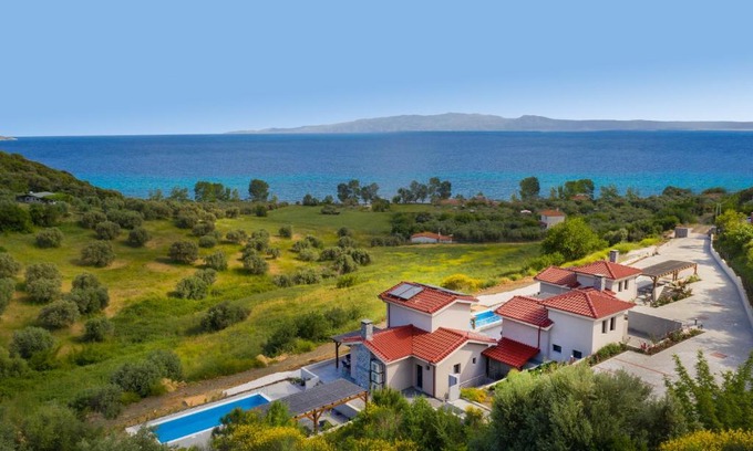 Develikia Apartment | Experience Serenity Villas: 4-Star Oceanfront Retreat