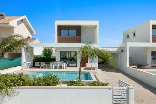 Softades Villa | Oceanfront Serenity Waves Villa 26 - Guest Rated 10/10