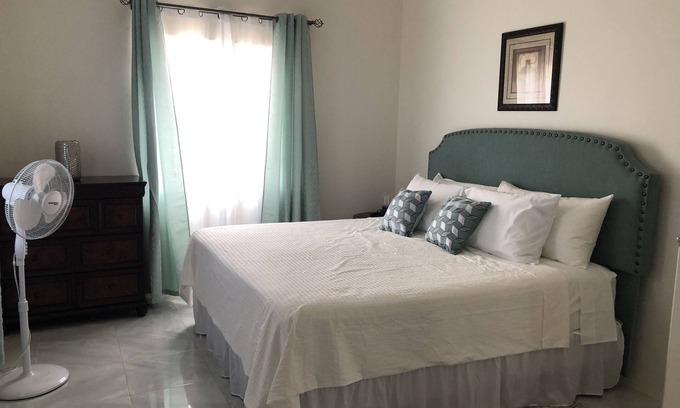 Discovery Bay House | Oceanfront Serenity Villa with Pool in Discovery Bay