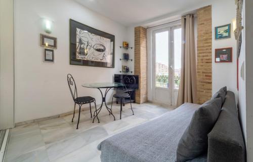 La Seu Apartment | Family-Friendly Stay at Serrano Park with Great Reviews