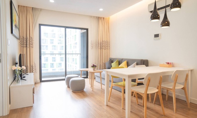 Tan Binh Apartment | Serviced Apartment Airport free pool and gym
