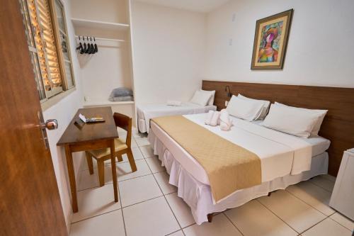 Jardim dos Comerciarios Hotel | Discover Sesc Venda Nova: Oceanfront Bliss Awaits You