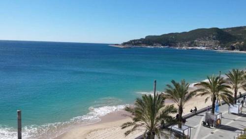 Sesimbra Apartment | Oceanfront Sesimbra Mar Apartment with 9.8 Guest Rating