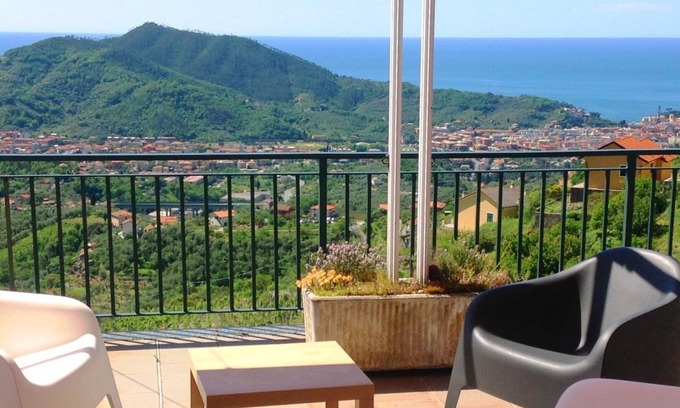 Sestri Levante Villa | Scenic Villa in Sestri Levante with Ocean View Terrace