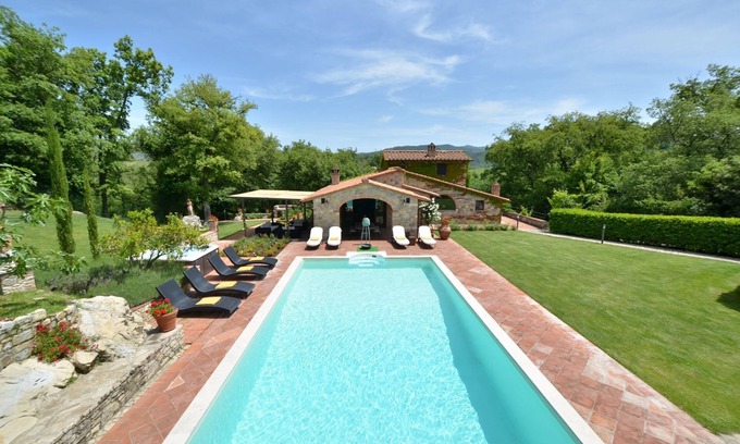 Gaiole in Chianti Villa | Discover Sestuccia: A Tuscan Villa with Pool & Spa