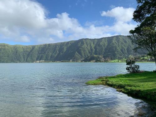 Sete Cidades House | Family-Friendly Retreat at Sete Cidades House Awaits!
