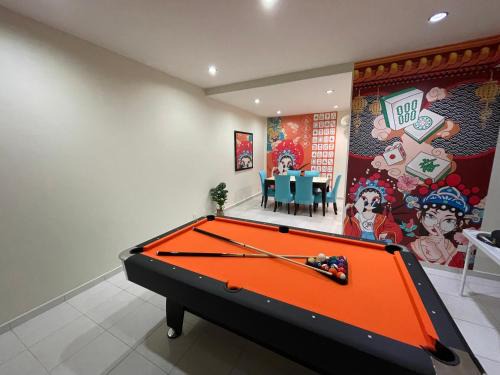 Taman Setia Indah House | Family-Friendly Retreat at Setia 7 Mini Theatre Austin