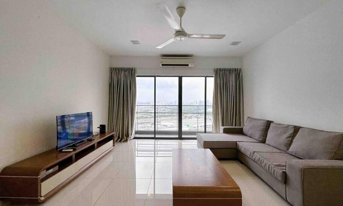 Puchong Apartment | Family-Friendly Stay at Setiawalk Puchong near IOI Mall