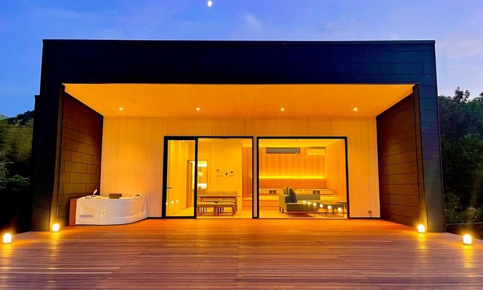 Kamano Villa | Relax at SETO CLAS AJI: A 4-Star Seaside Retreat