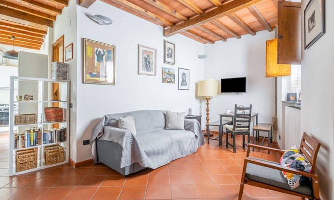 Settignano Apartment | Cozy Settignano Apartment with Private Parking & Breakfast