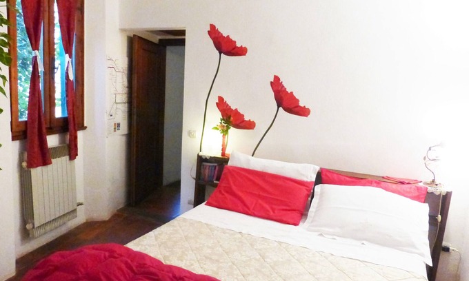 Settignano Apartment | Cozy Tuscan House in Settignano with Spa & Hot Tub