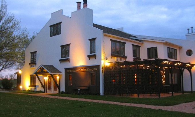 Fish Creek Bed & Breakfast | Relax at Settlement Courtyard Inn & Lavender Spa Retreat