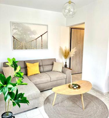 Petaloudes Apartment | Child-Friendly Retreat: 20 B New Apartment with Perfect Score
