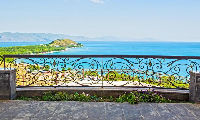 Tsamakaberd House | Family-Friendly Sevan Villa with Kitchen & Great Reviews