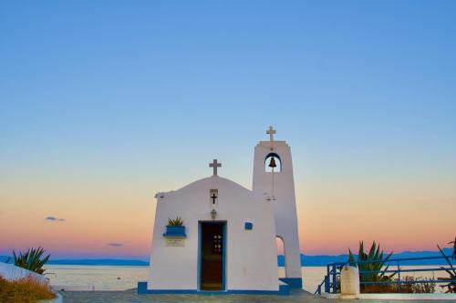 Rafina-Pikermi Apartment | Pet-Friendly Retreat at Sevasti Rafina with 9/10 Rating