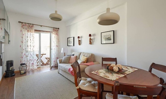 Amadora House | SEVEN, a step from Lisbon, Sintra, Cascais, Mafra