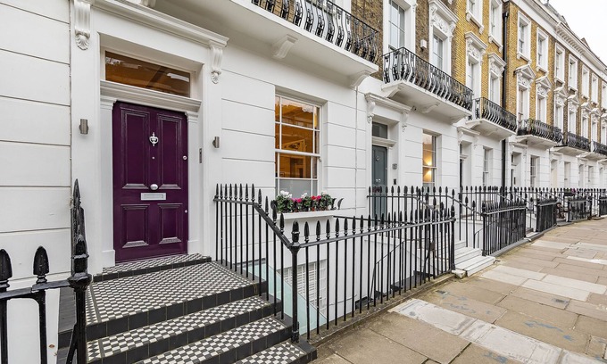 Pimlico House | Experience a Beautiful Seven-Bedroom Home in Westminster