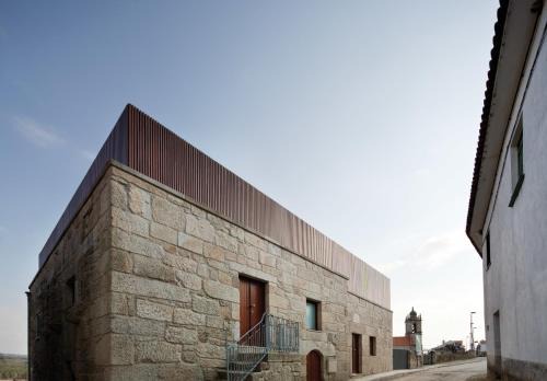 Carrazeda de Ansiaes House | Explore Seven Books House: Family-Friendly Escape Awaits