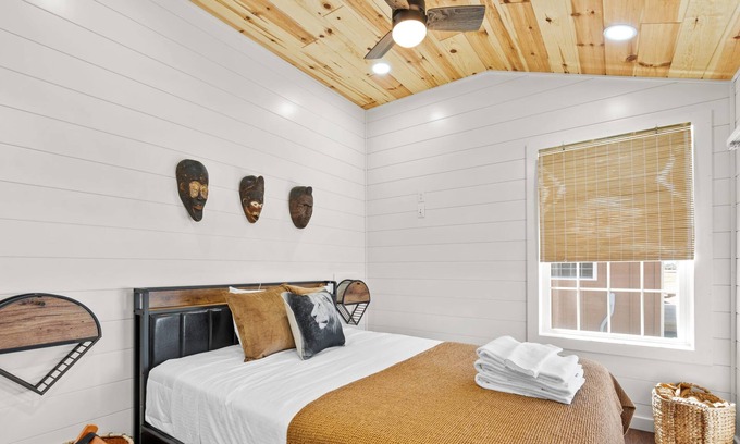 Williamstown Cabin | Discover Cozy Cabins at Eden Reserve with Family Amenities