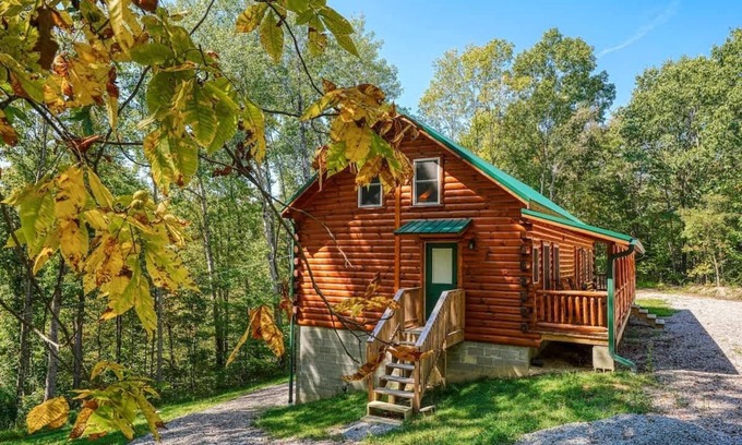 Nelsonville Cabin | Secluded Seven Pines Cabin in Beautiful Hocking Hills